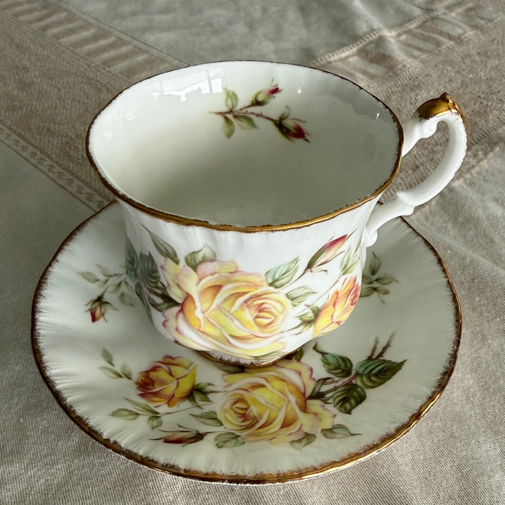 Peace Rose Saucer with Gold Accents